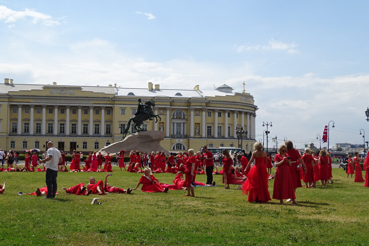Женщины в красном! марш в поддержку В.В. Путина - Anna-Sabina Anna-Sabina