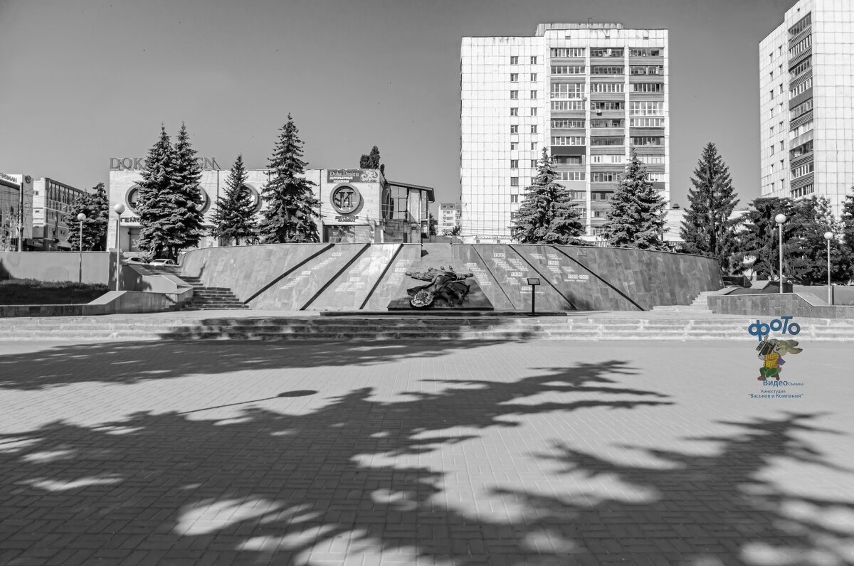 Памятник "Скорбящей матери". город Курск - Руслан Васьков
