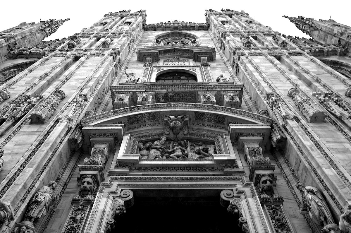 Детали фасада Собор Duomo di Milano Милан Италия - wea *