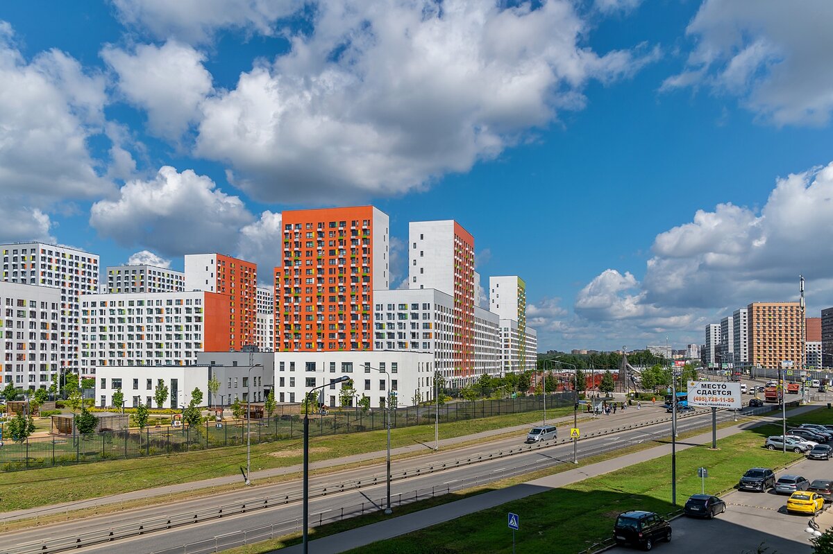 Вид с четвертого этажа на Новую Москву - Валерий Иванович