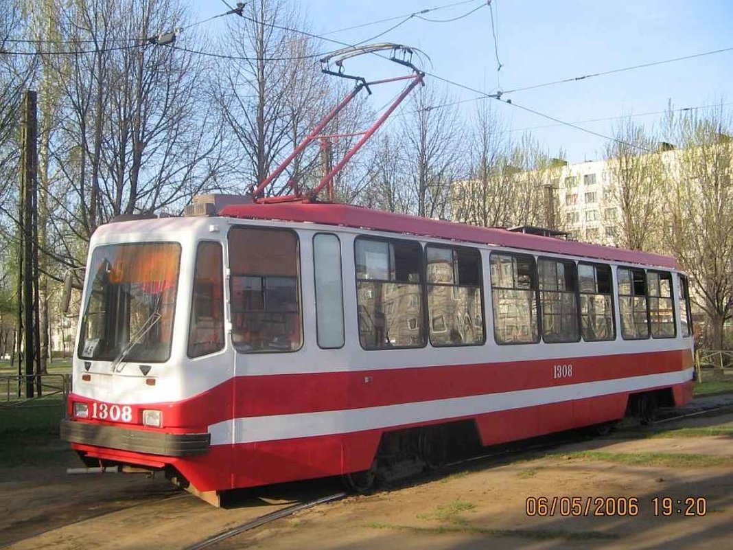 Конечная станция трамвая &amp;quot;Проспект Гагарина&amp;quot; (06.05.2006) - Владимир Варивода
