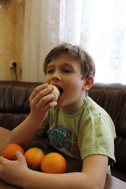 Яблоки и апельсины в них нужные нам витамины! - Елена Логвинова