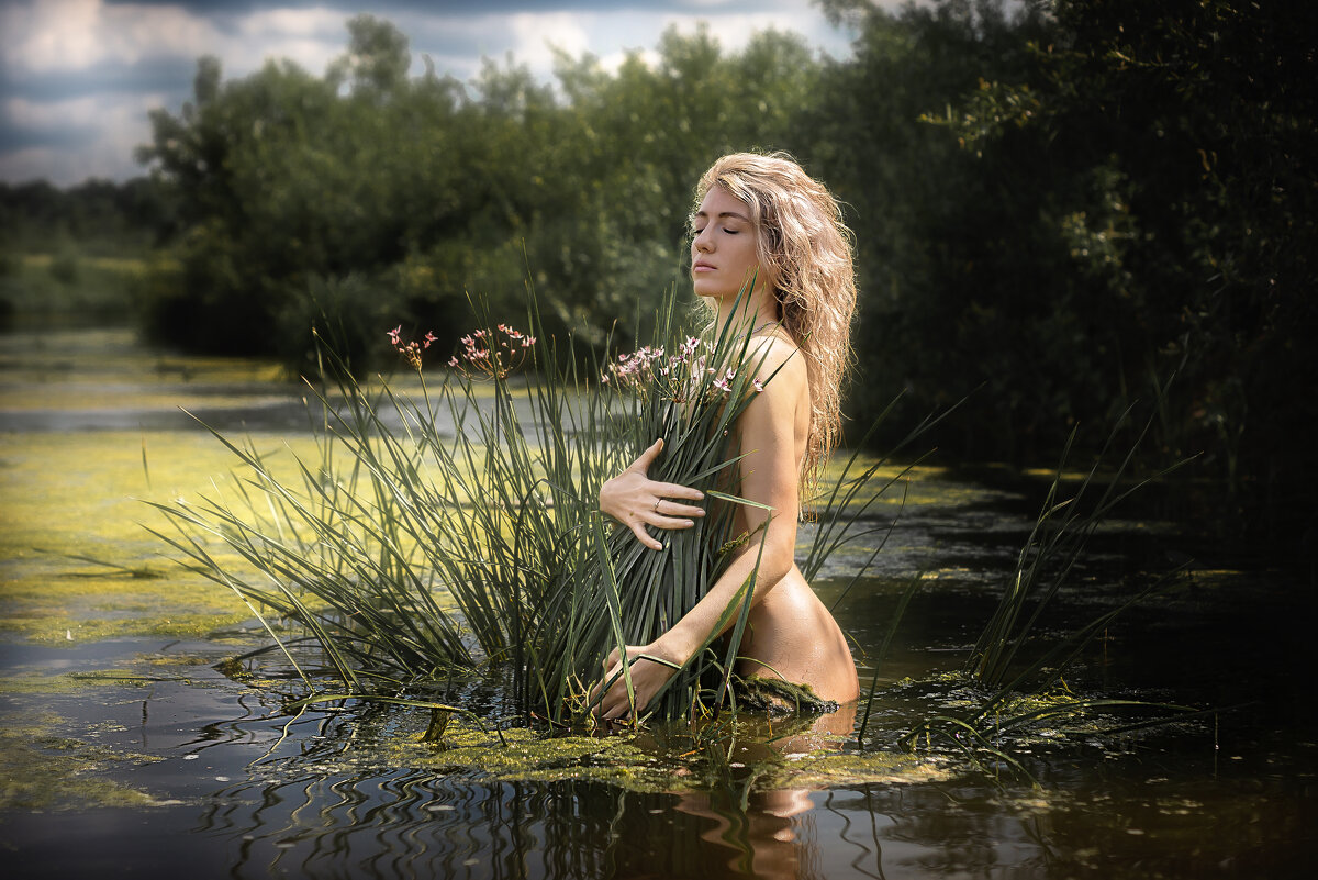 Девушка в воде - Виктор Седов
