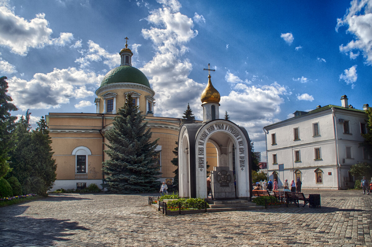 Дани́лов монасты́рь — ставропигиальный мужской монастырь Русской православной церкви, расположенный - Юрий Яньков