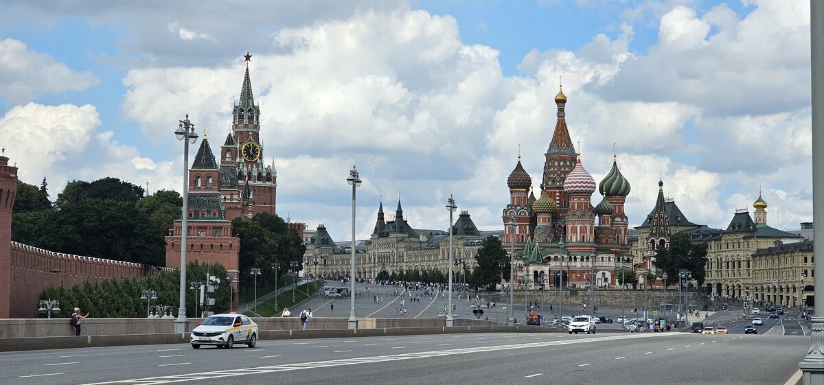 Большой Москворецкий мост - <<< Наташа >>>