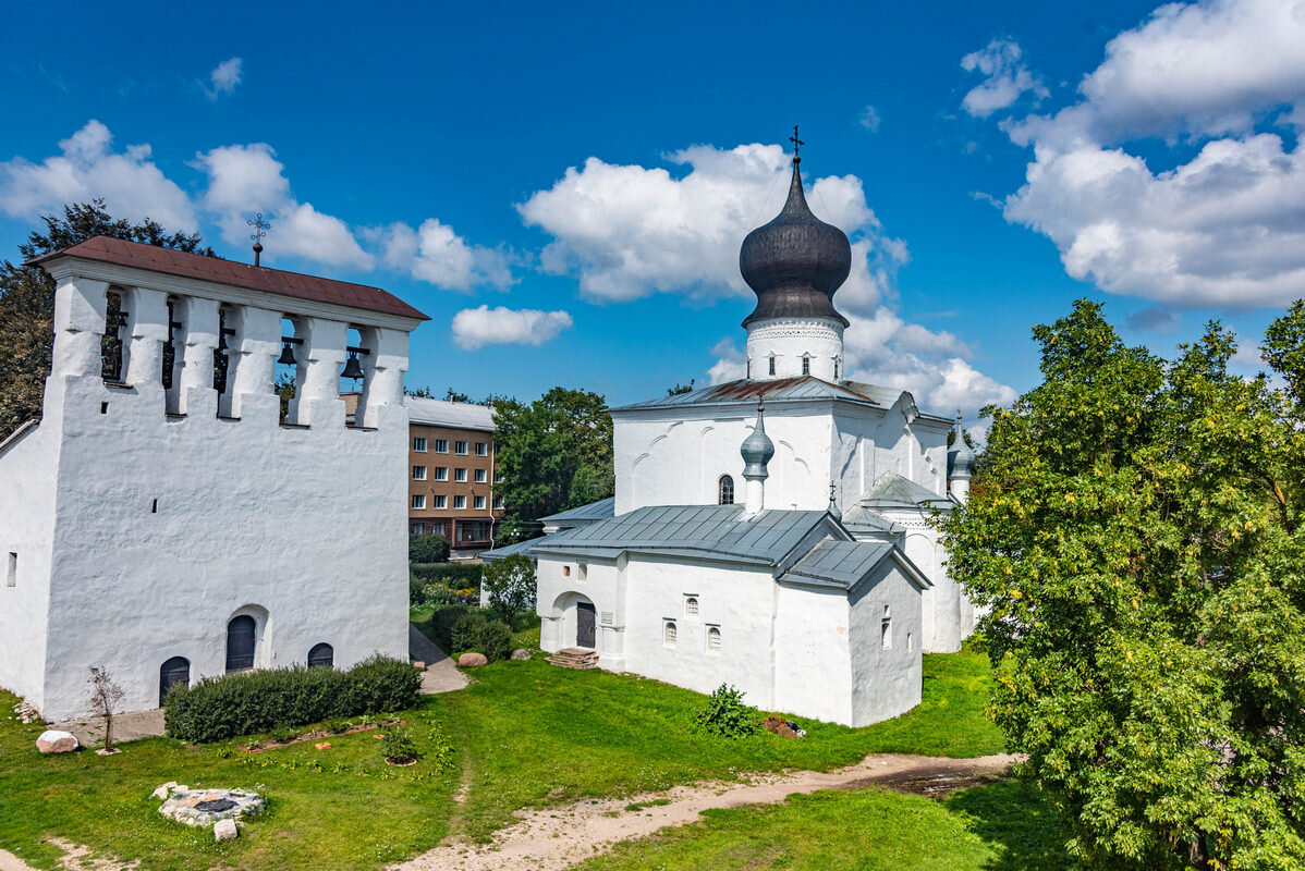 Храм Успения Пресвятой Богородицы с Пароменья и звонница XVI в - Дмитрий Лупандин