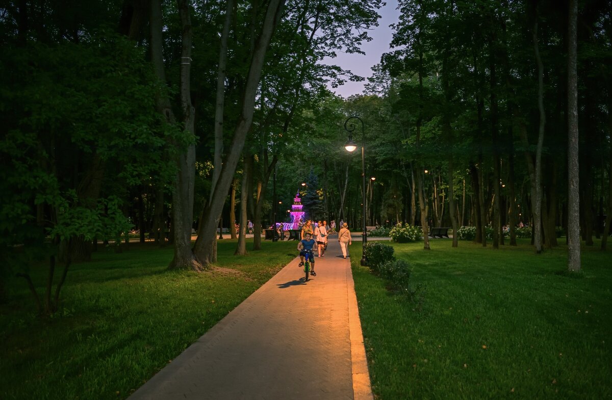 В парке северного речного порта - Yevgeniy Malakhov