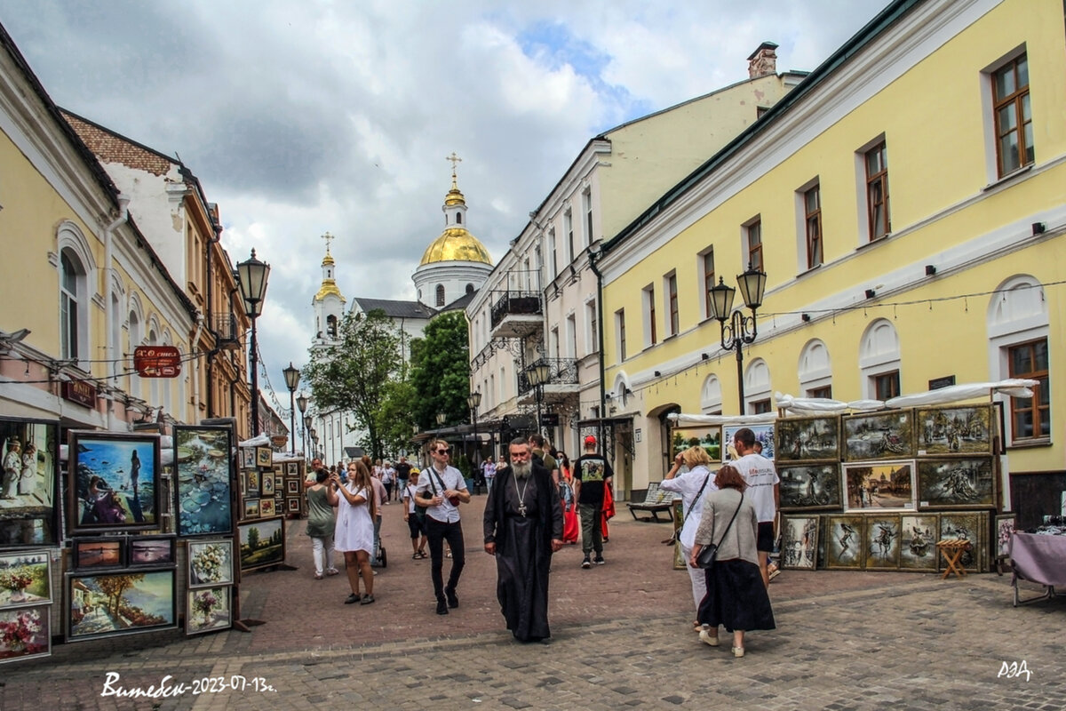 *** - Роланд Дубровский