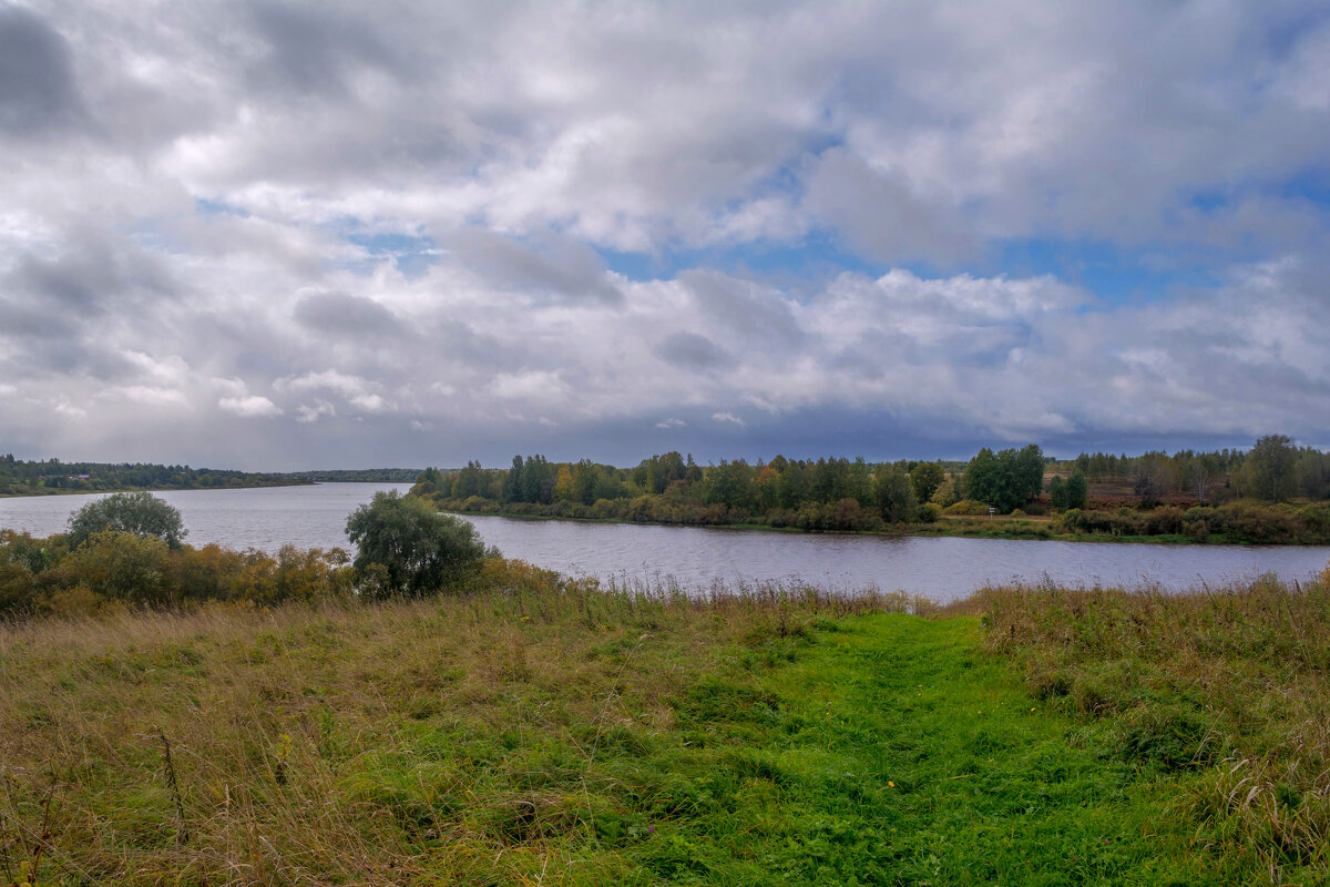 Облака над рекой Волхов - Владимир Жуков