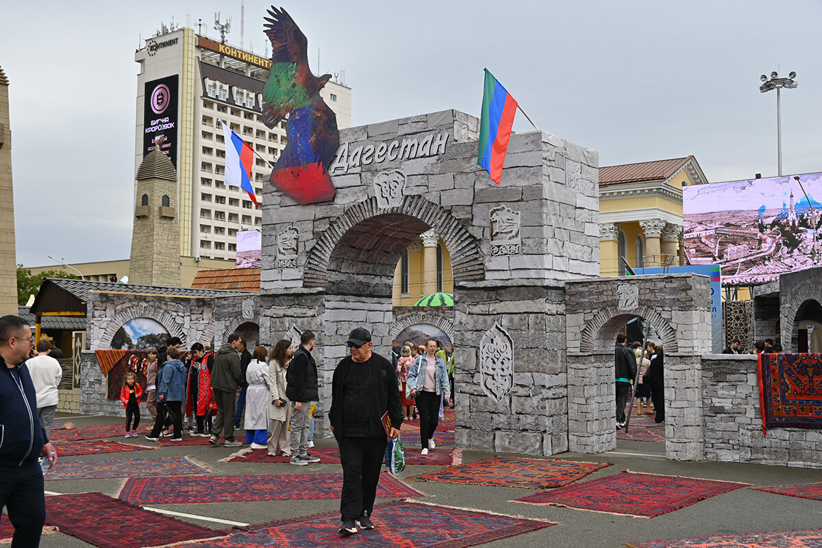 Павильон республики Дагестан - Александр 