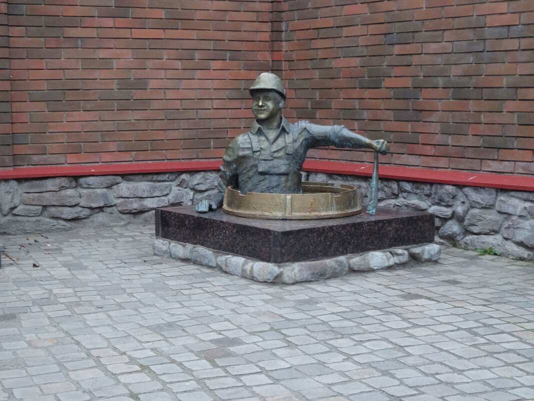 Памятник Водопроводчику. Рыбинск - Лидия Бусурина