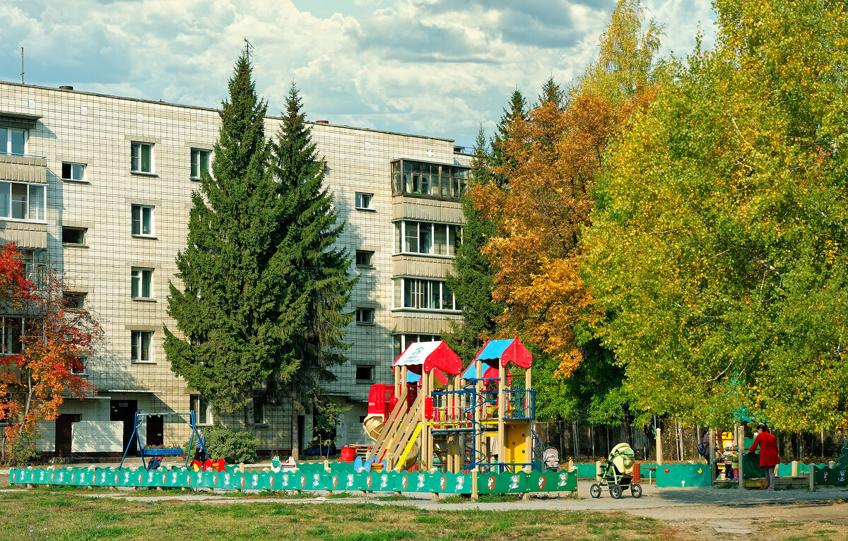 Городские зарисовки. Про детские площадки - Дмитрий Конев