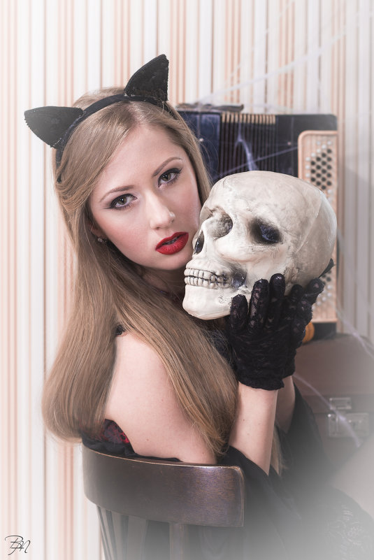 Pin Up Halloween 2013 - Владислав Мустафин