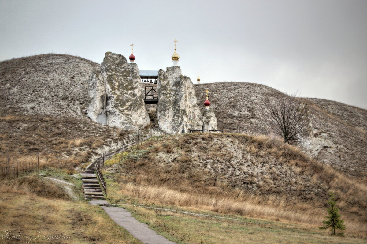 Спасский Костомаровский пещерный женский монастырь