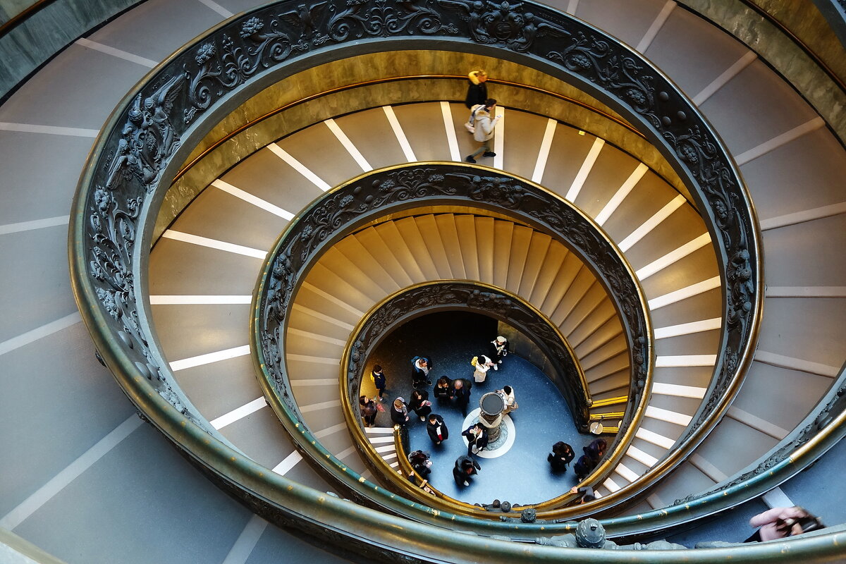 Спиральная  лестница Браманте... - Andrey Bragin 