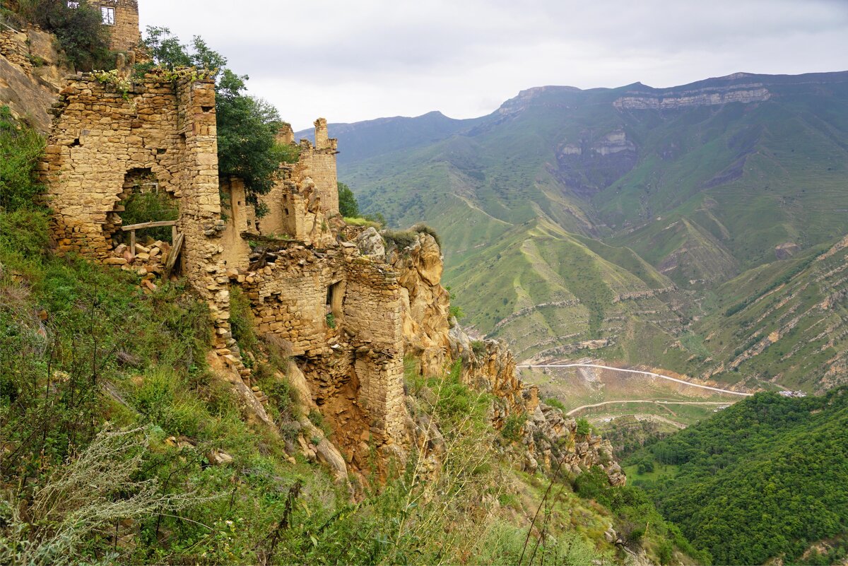 Древние руины в горах - Наталия Григорьева