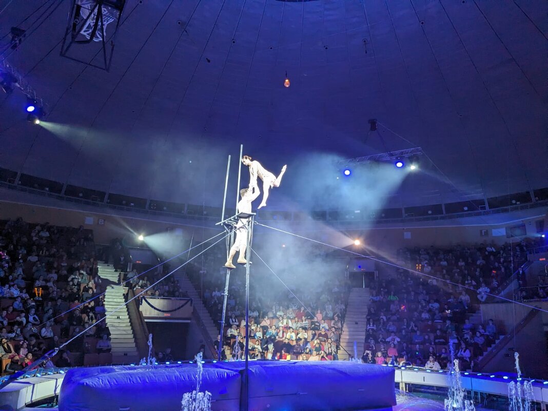 Цирк,в Караганде - Андрей Хлопонин
