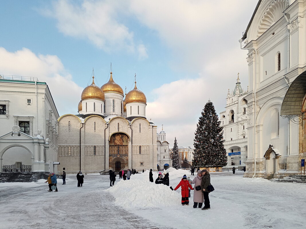 На Соборной площади - Алла Захарова