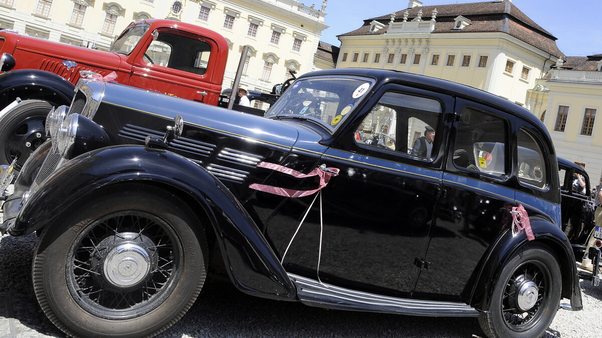 Rallye der Retro Autos in Deutschland Ludwigsburg... - "The Natural World" Александер