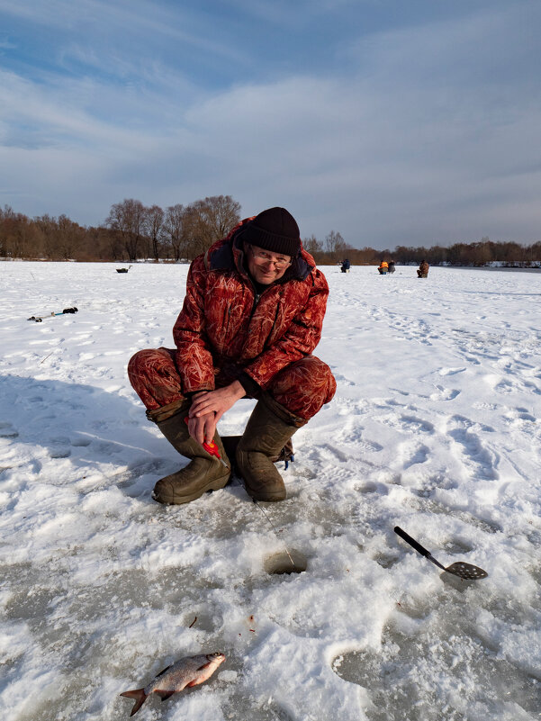 Сезон зимней рыбалки открыт - Евгений 