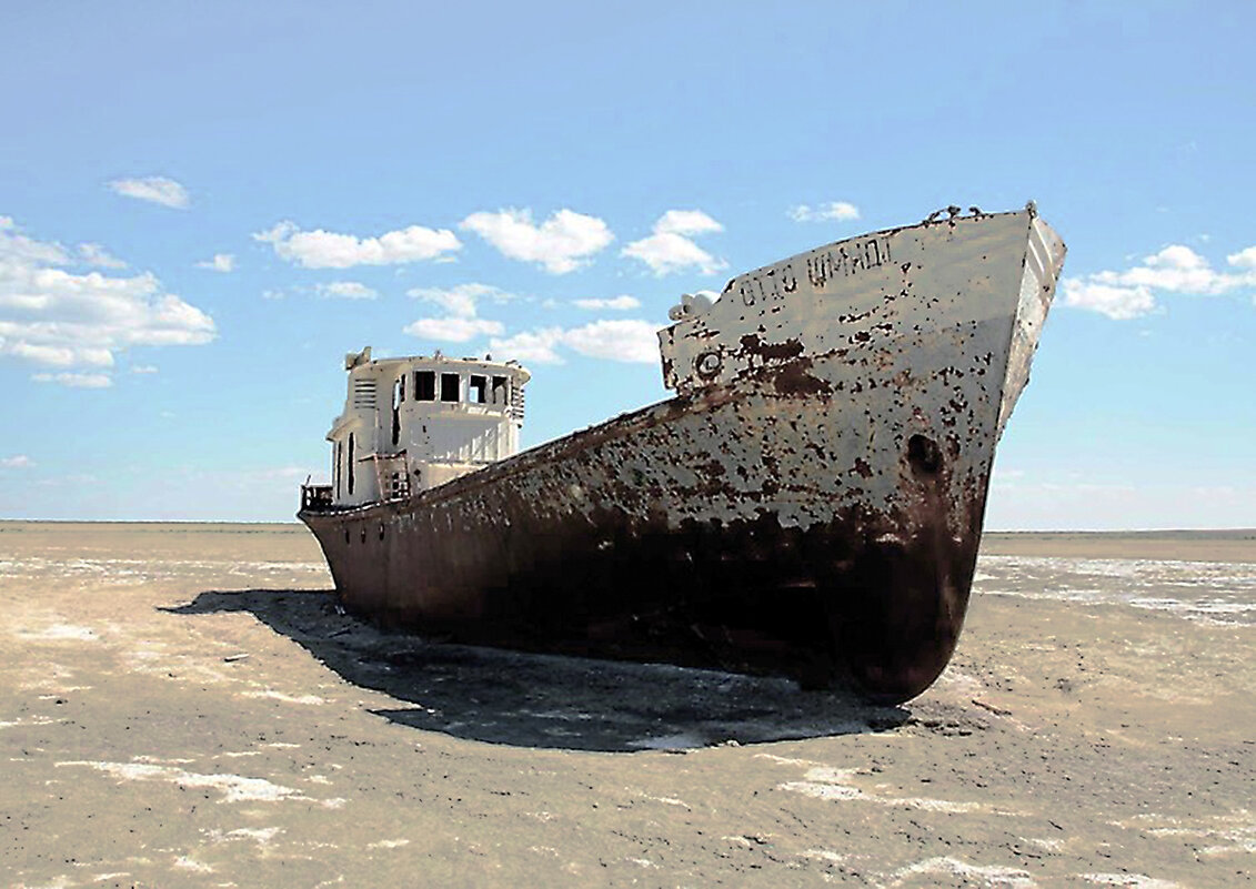 Последнее плавающее судно на Аральском море. Съёмка 2011 года. - Игорь Олегович Кравченко