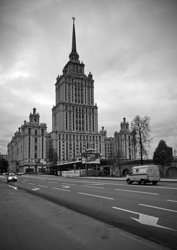 Прогулка по Москве (фотоохота на сталинские высотки) - Евгений Жиляев