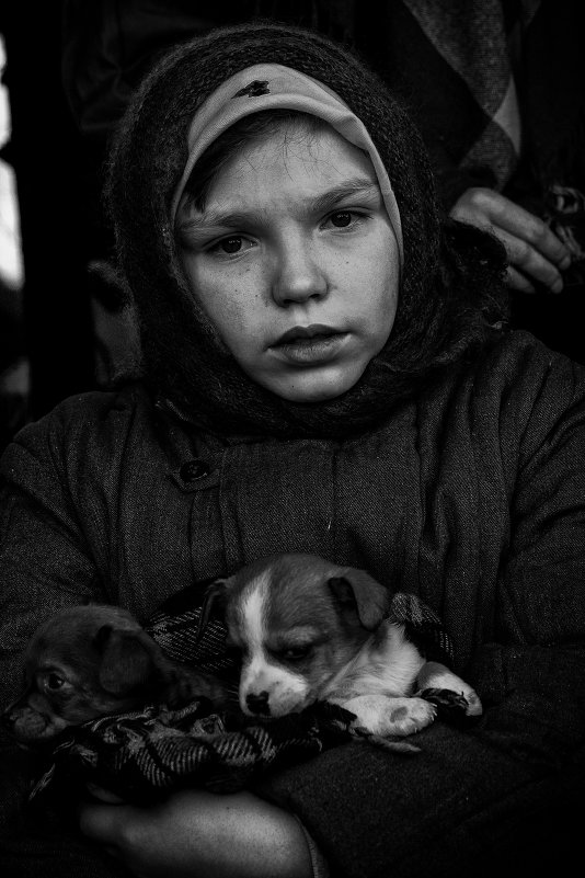 Портрет девочки-беженки - Alexander Portniagyn