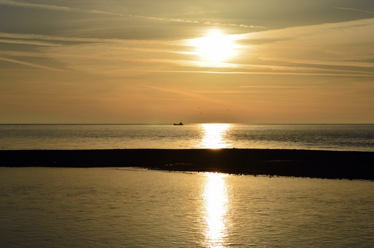 Море и Солнце на закате - Александр Шилов
