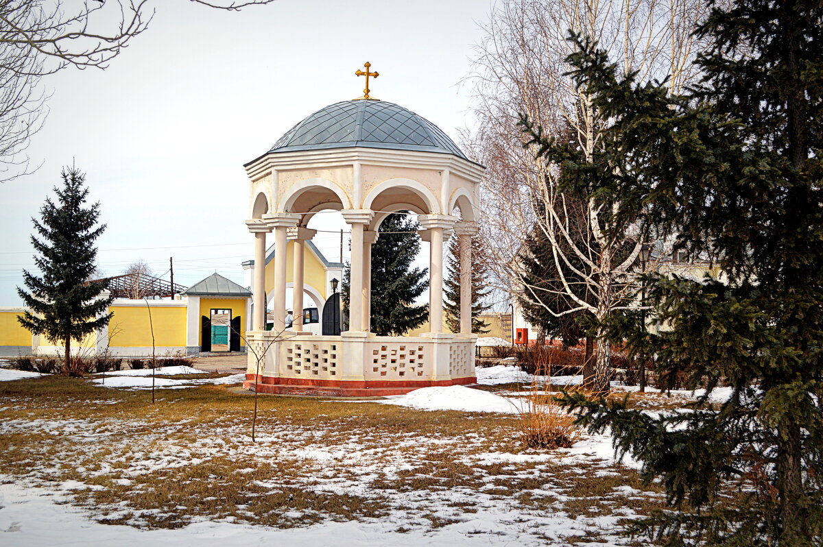 В монастыре - Татьяна Лютаева