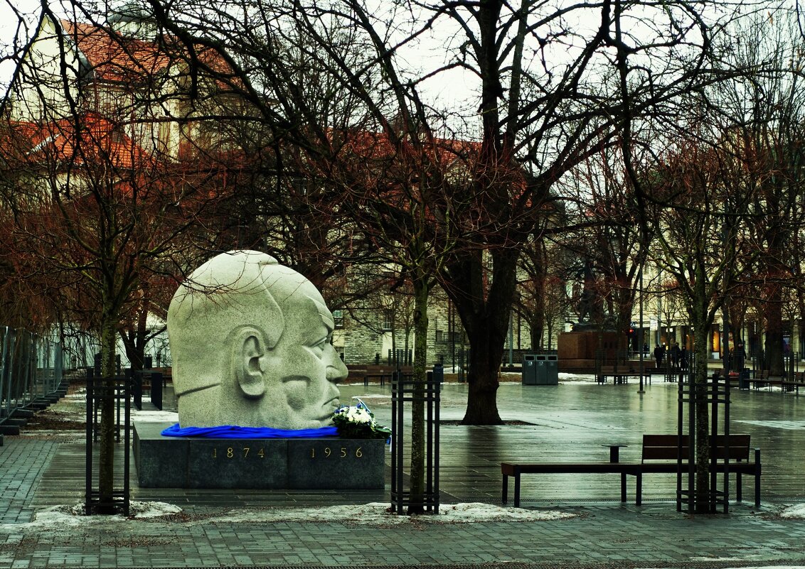 Памятник Константину Пятсу-первому президенту ЭР - Aida10 
