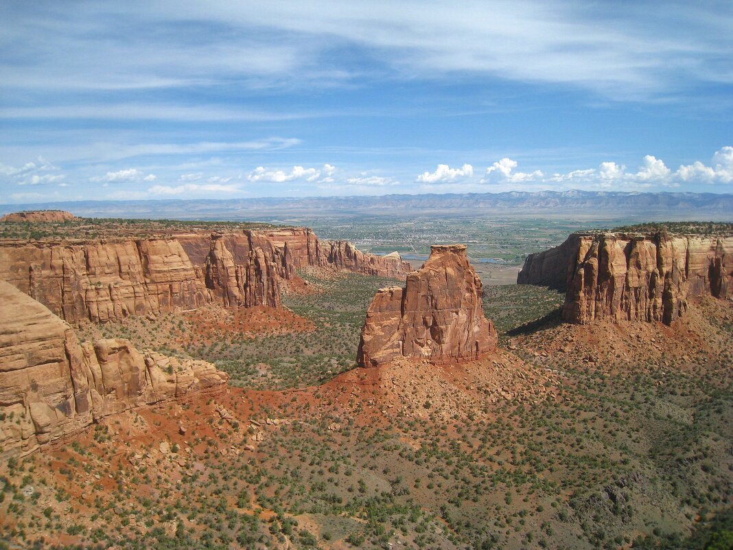 Скалы и каньоны Национального памятника Колорадо. - unix (Илья Утропов)