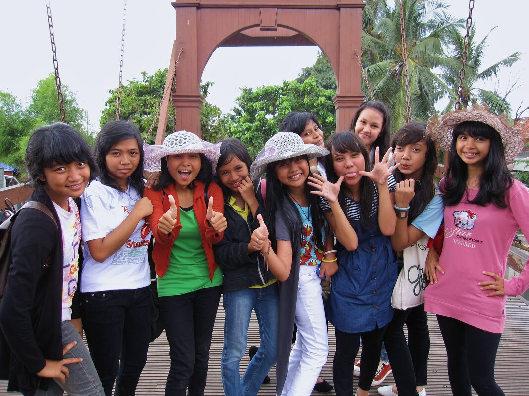 Индонезийские девчата из Джакарты. - unix (Илья Утропов)