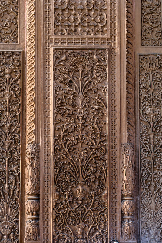 Деталь резьбы фасада храма Лаксман - Георгий А