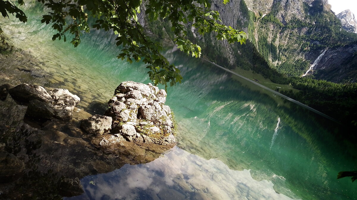 ЛУЧШЕ Гор, могут быть-ТОЛЬКО ГОРЫ... Schanau-Königssee vorbei gefaren. Wasserfall St-Bartholomä. - "The Natural World" Александер