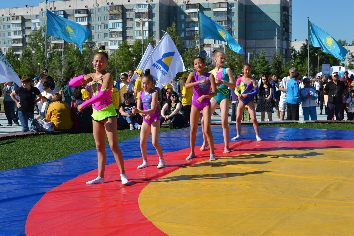Дети гимнасты - Андрей Хлопонин