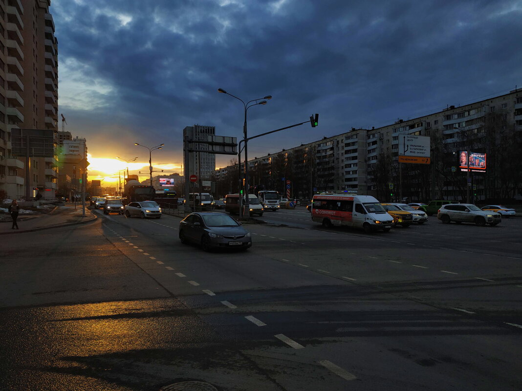 Март в городе - Андрей Лукьянов