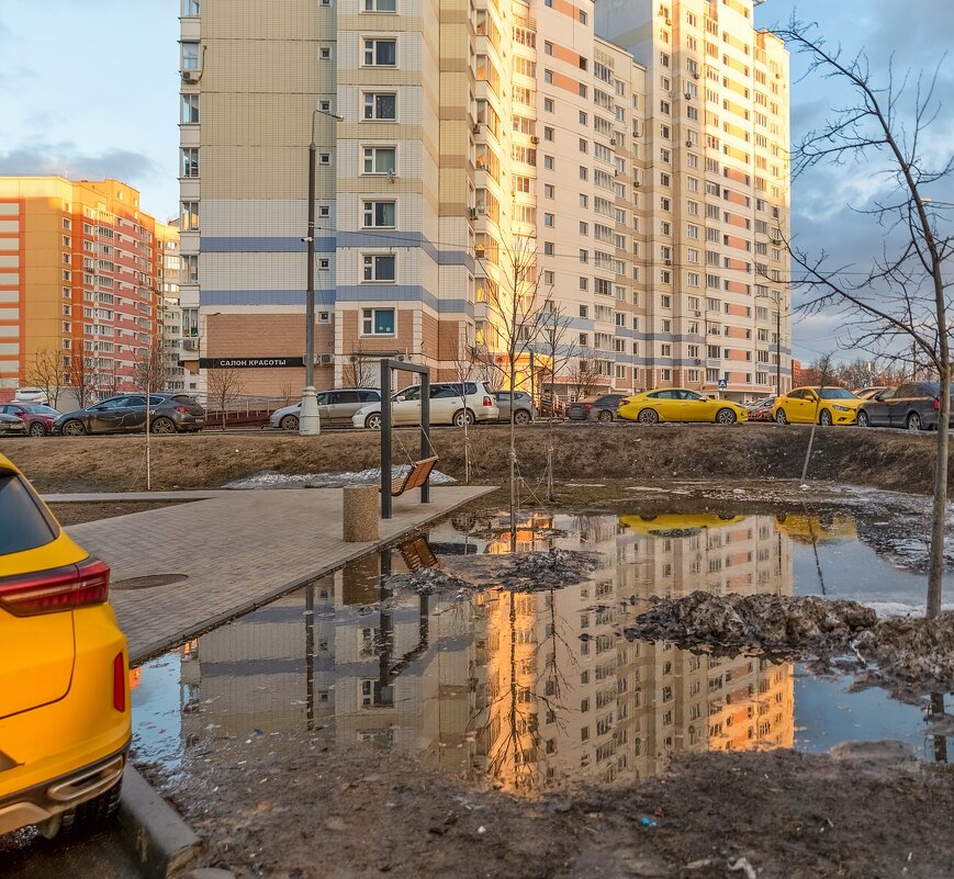 Март в городе - Валерий Иванович