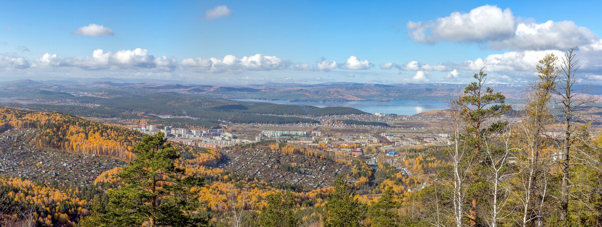 Краски осени. На вершине Ильменского хребта. Вид на Машгородок и озеро Тургояк. (панорама) - Алексей Трухин