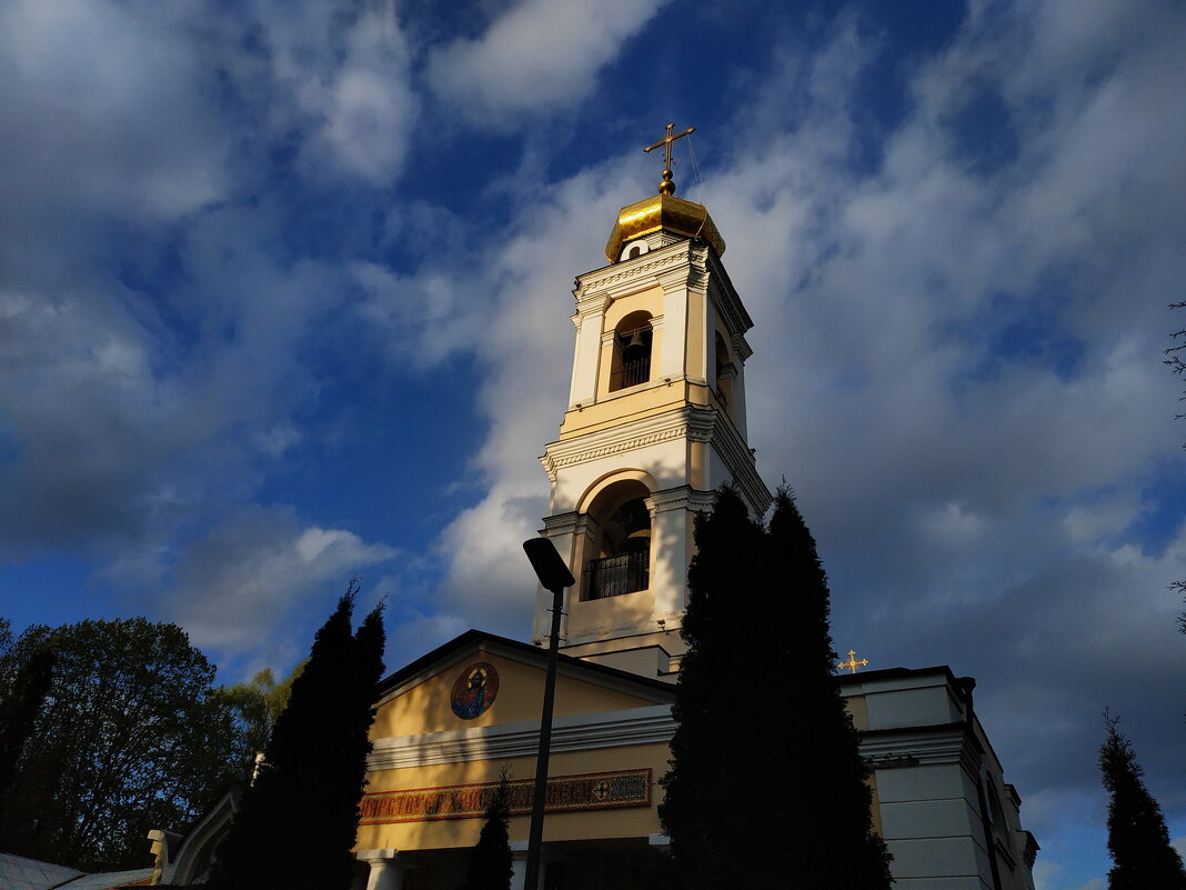 Храм, освещенный солнцем - Андрей Лукьянов