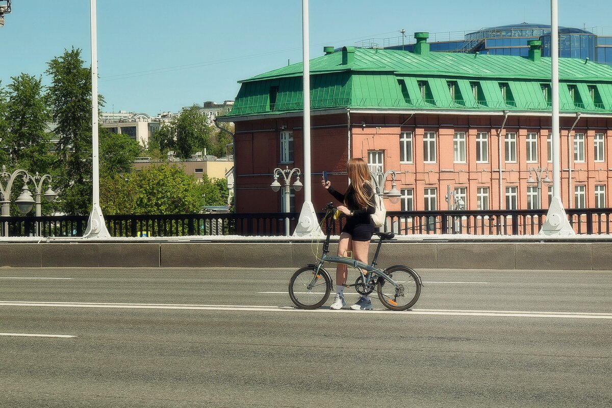 Селфи на фоне Крымского моста. - Татьяна Помогалова