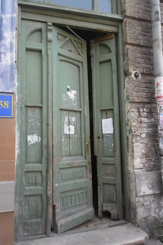 Двери в старом городе,,, - Александр Лысенко