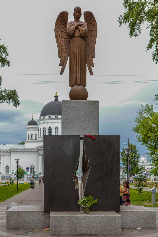 Памятник Нижегородцам- участникам ликвидации последствий катастрофы на Чернобыльской АЭС. - Максим Баранцев