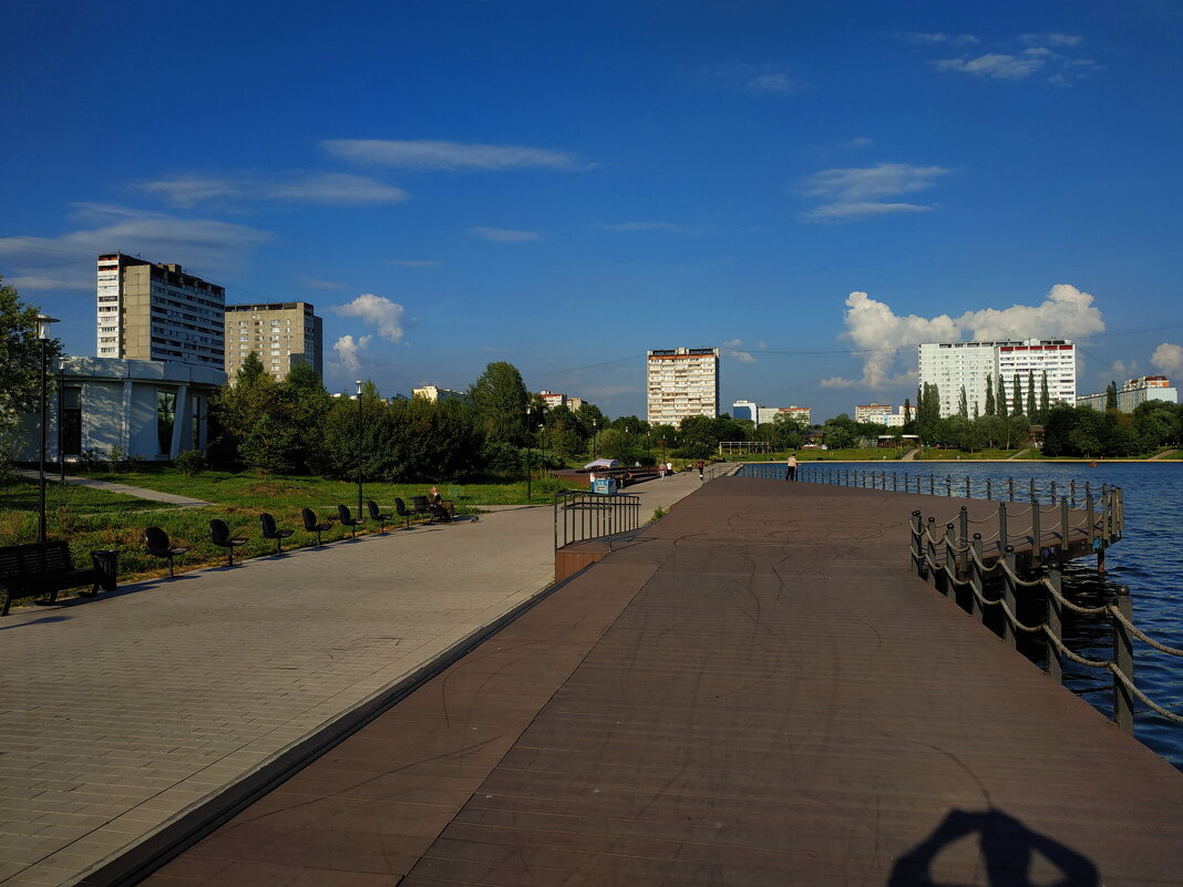 Летний городской пейзаж - Андрей Лукьянов