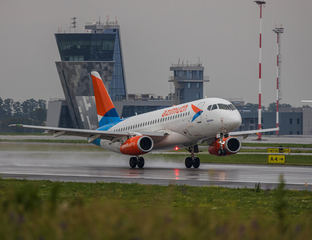 Sukhoi Superjet 100 - Roman Galkov