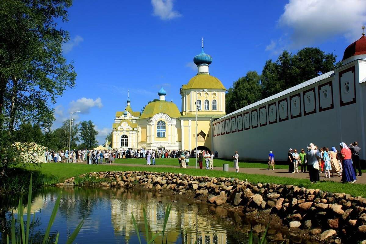 церковь Тихвинской Божей матери (крылечко ) - Сергей Кочнев