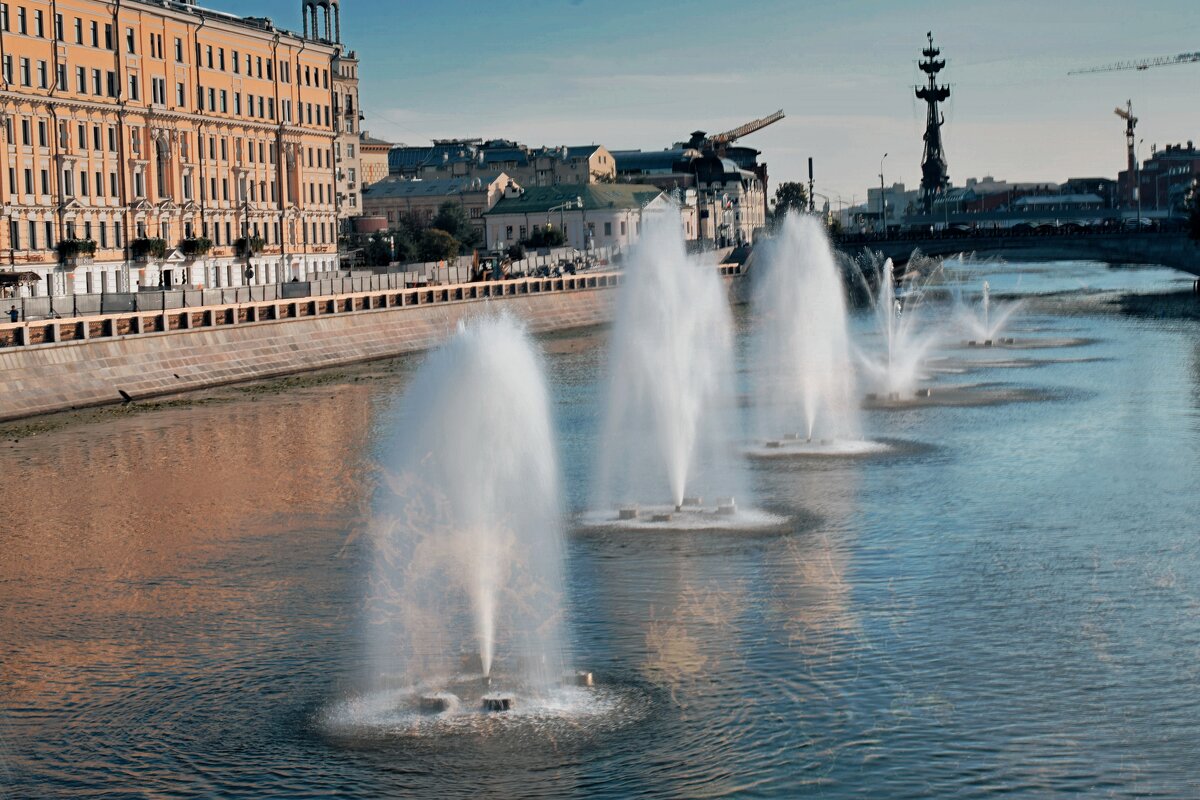 Фонтанный комплекс на водоотводном канале. - Татьяна Помогалова