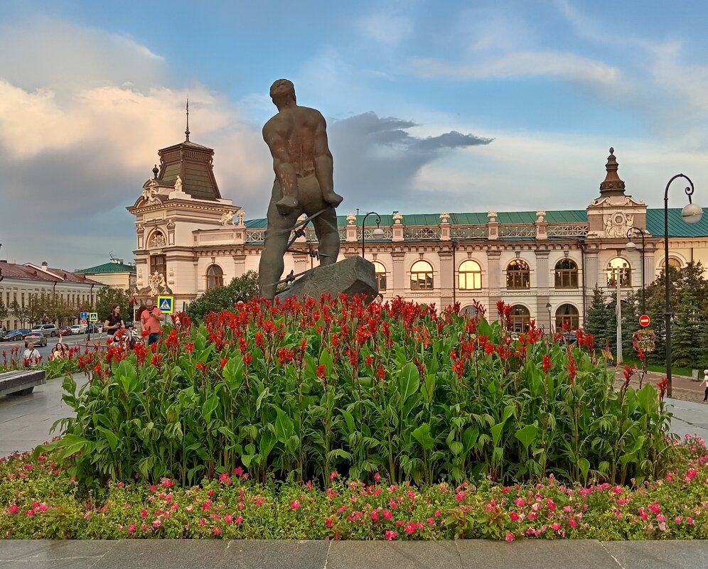 Казань. Памятник поэту Мусе Джалилю - Надежда 