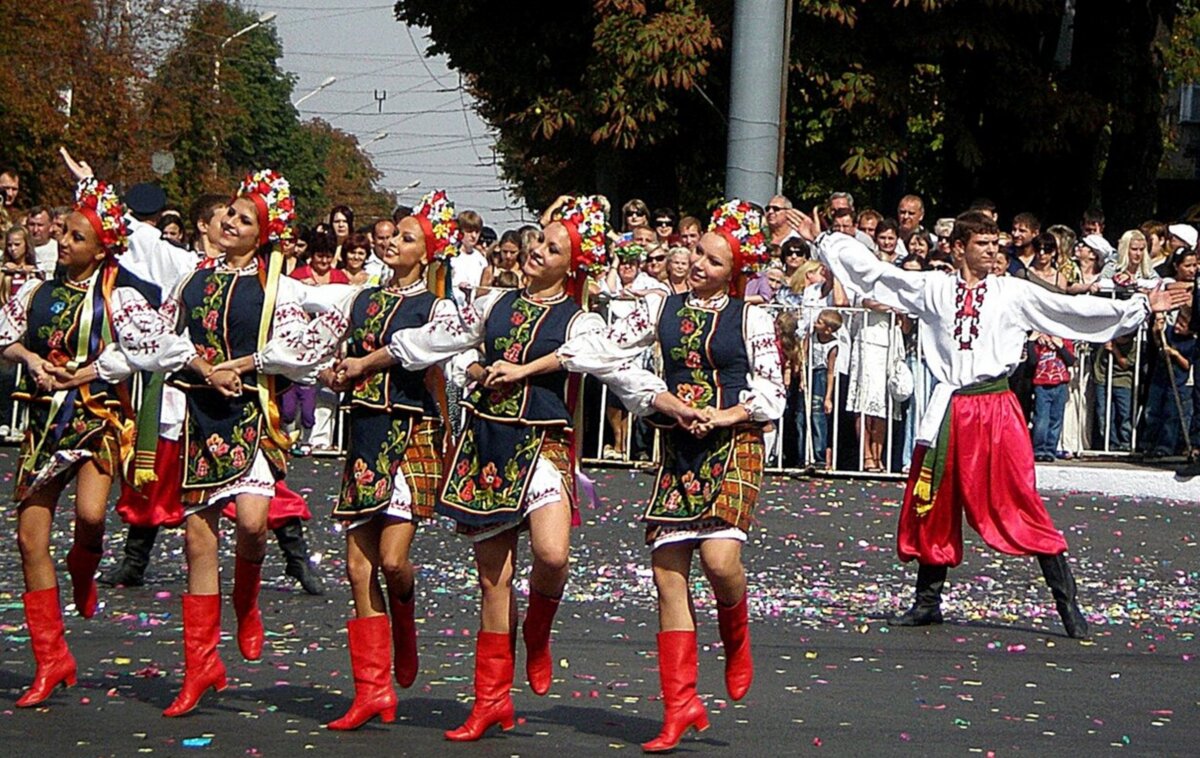 Гопак - день города, мирное время - Татьяна Пальчикова