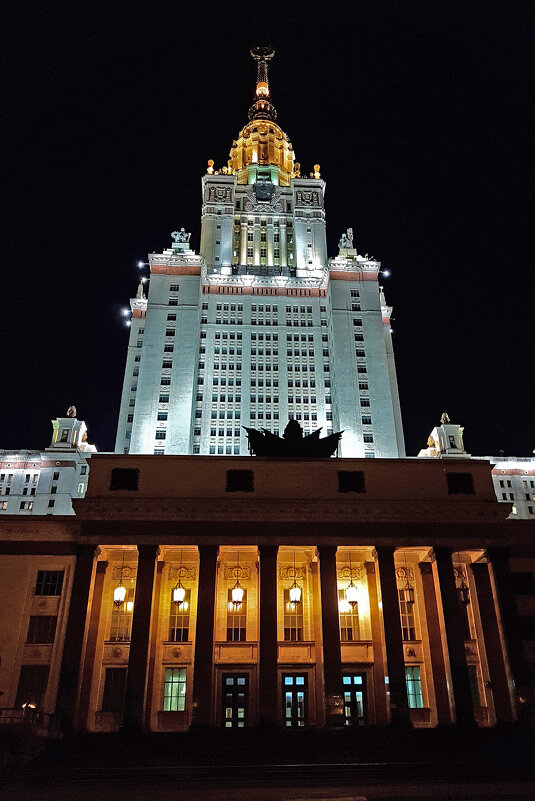 Москва. Главное здание МГУ. Вход в Клубную часть - Минихан Сафин