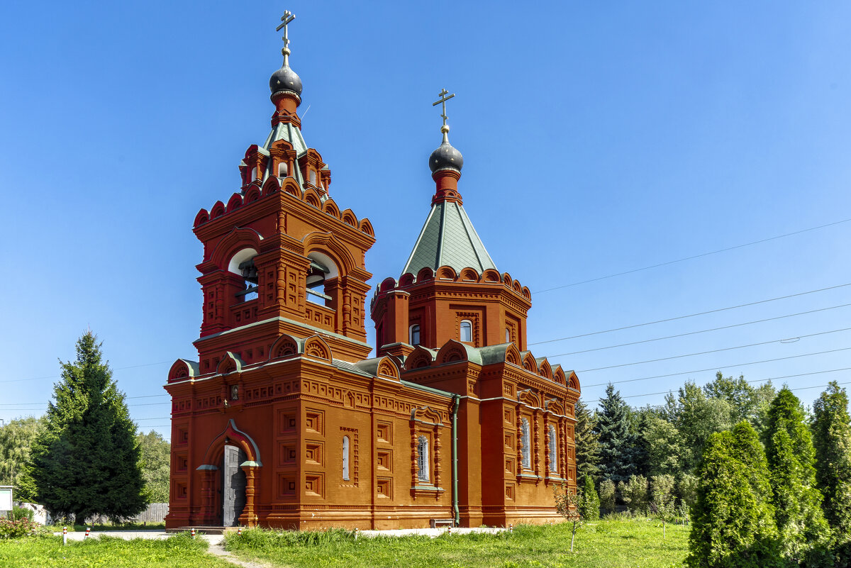 Самый красный храм Подмосковья - Владимир Езеров 